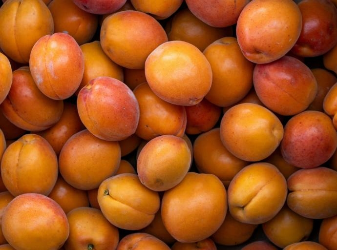 Retiran melocotones amarillos y blancos de Moonlight por riesgo de Listeria: un lote fue vendido en Kroger